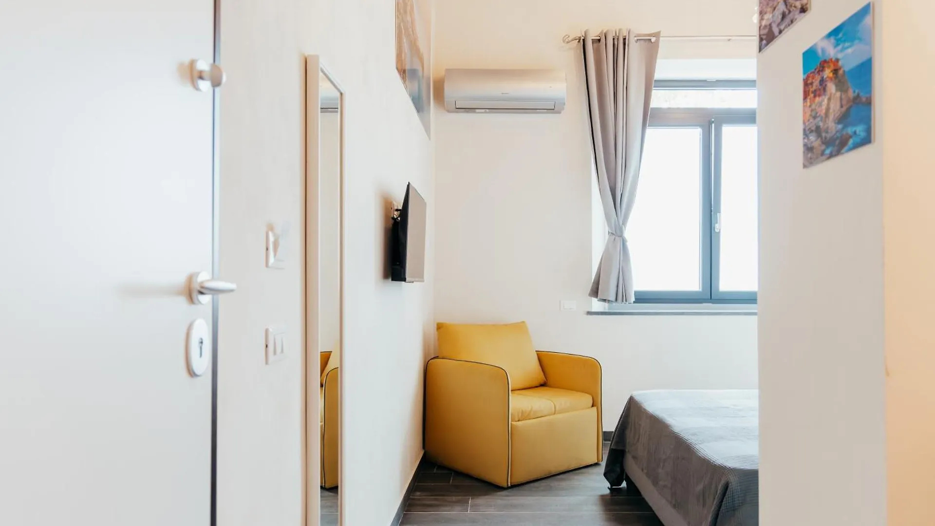 Guest house Alquadratorooms La Spezia